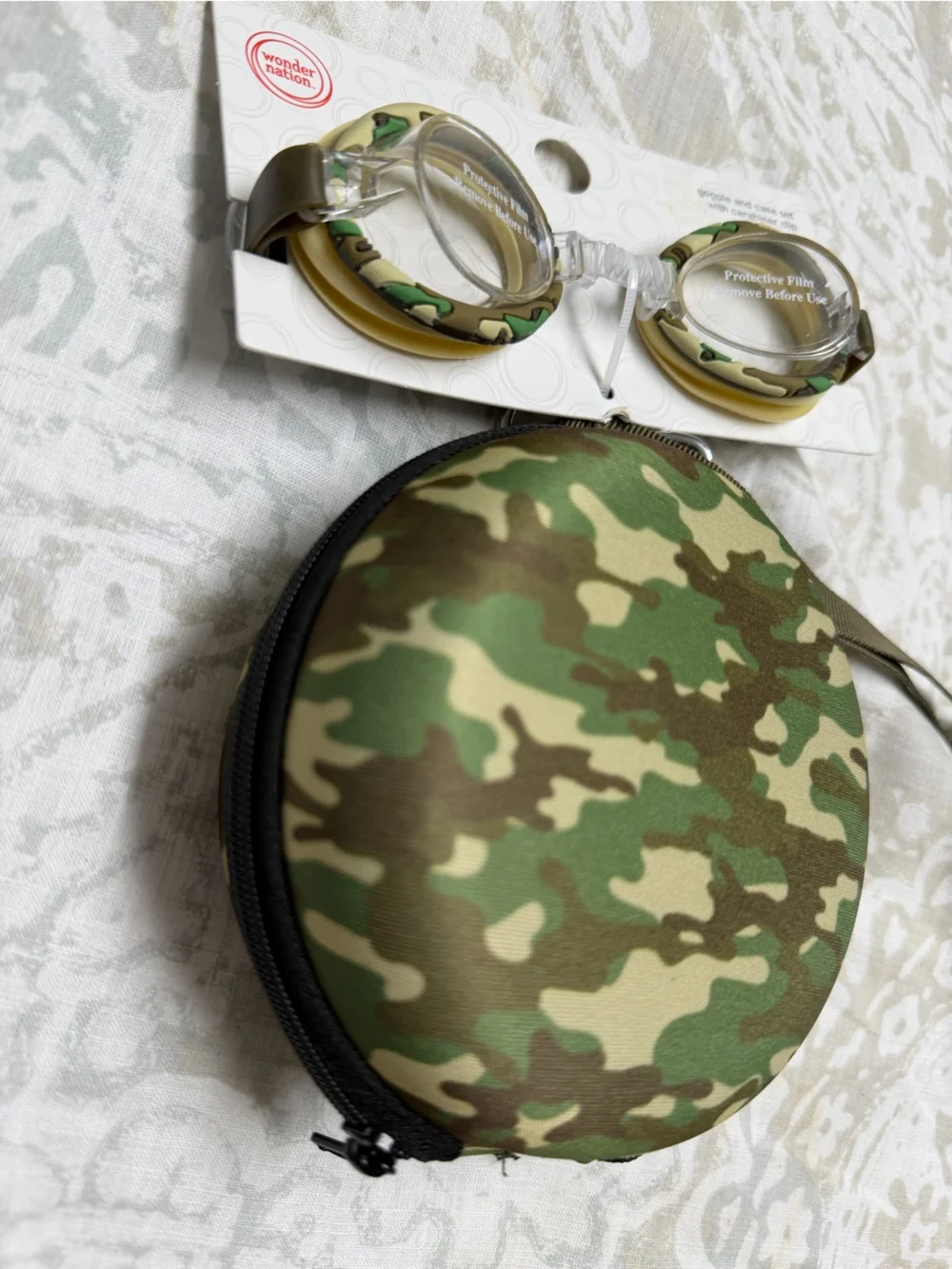 wonder nation Kids Camouflage Swim Goggles and Camo Case - Green